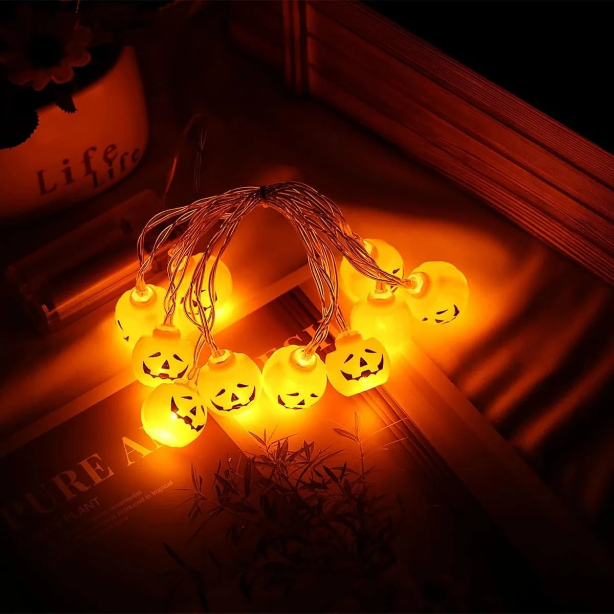 Halloween Mini Pumpkin String Lights – 10/20 LED Battery-Powered Decorative Lamp for Home, Bedroom & Party