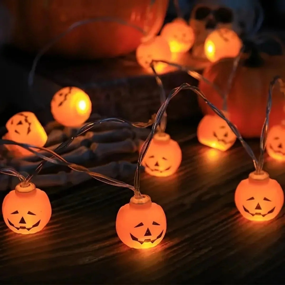 Halloween Mini Pumpkin String Lights – 10/20 LED Battery-Powered Decorative Lamp for Home, Bedroom & Party